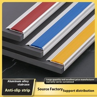 Design moderne alliage d'aluminium en forme de L nez d'escalier anti-dérapant bâtiment de bureaux étape carrelage d'angle utilisation extérieure pièces d'escalier de qualité supérieure