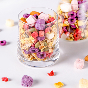 Snack di farina d'avena di <span class=keywords><strong>frutta</strong></span> di alta qualità <span class=keywords><strong>frutta</strong></span> liofilizzata <span class=keywords><strong>e</strong></span> noci cibo istantaneo Porridge di cereali fiocchi d'avena - Product Image 1