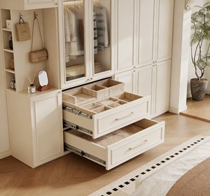 Armoire de chambre à coucher française de luxe BALOM personnalisée 2026 avec porte en verre nervuré cintré et étagère de présentation de sacs éclairée par LED - Product Image 3