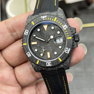 Boîtier en fibre de carbone version personnalisée - Motif en fibre de carbone au design unique - Montre mécanique haut de gamme pour homme - Product Image 2