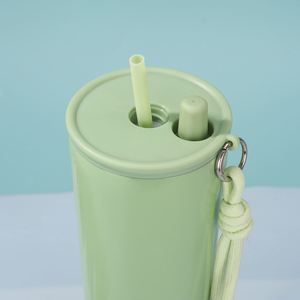 Vaso Térmico Portátil de Acero Inoxidable 304 de Doble Capa con Aislamiento al Vacío, de Gran Capacidad (710 ml), con Correa y Cuerda para Llevar - Product Image 4