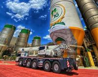 Kedatangan Baru XCA250_BRII 250T Kapasitas 46M Radius 82M Tinggi Truck Crane untuk Sewa Armada Lokasi Pembangkit Listrik Tenaga Angin