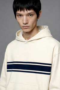 Sweat-shirt à capuche blanc cassé pour homme, style sportif, manches raglan, motif rayé, poche kangourou, personnalisable avec logo (OEM/ODM) - Product Image 5