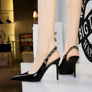 Élégantes et charmantes chaussures habillées à enfiler pour femmes grandes tailles, confortables, ajourées, avec chaîne métallique, respirantes, sans talon, pour l'été - Product Image 6