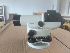 Nivel Automático para Topografía con Aumento de 32x y Estuche Rígido - Product Image 3