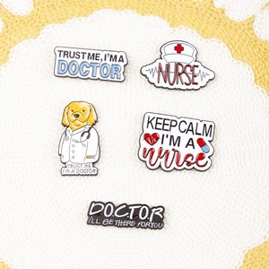 Bán Buôn <span class=keywords><strong>Pins</strong></span> Y Tá Huy Hiệu Kim Loại Sáng Tạo Bác Sĩ Trâm Hợp Kim <span class=keywords><strong>Corsage</strong></span> Phụ Kiện Kim Loại Men Ve Áo Pin - Product Image 1