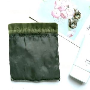 Bolsa de Terciopelo Lavable de Alta Gama con Logotipo Personalizado Reutilizable para Cosméticos, Espejo, Perfume - Product Image 3