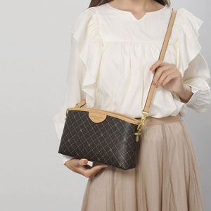 Bolso Tote de Cuero con Diseño Vintage y Estampado para Mujer, con Bordado Decorativo y Asas Dobles, Venta al Por Mayor - Product Image 3