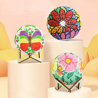 Décor de boule de mousse strass appliqué à la main sur support en bois ornement de bureau étincelant cadeau artisanal