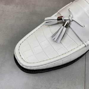 Mocasines de Alta Calidad, Cuero Vacuno Repujado con Patrón de Cocodrilo, Decoración con Borlas, Casuales y Modernos, Transpirables, Ferragamos - Product Image 5
