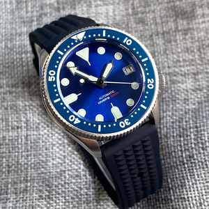 นาฬิกาจักรกล 37 มม. หน้าปัดสีน้ำเงินลายวาฟเฟิล สายยาง ตัวบอกเวลาเรืองแสงสีเขียว เม็ดมะยม 3.8 มม. นาฬิกาสปอร์ต - Product Image 4