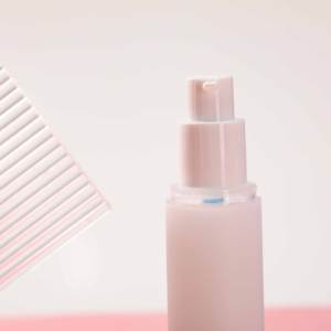 Forma redonda 30ml Clear Frosted PP Botella sin aire Esencia Agua con bomba blanca y tapa Botella de vacío al por mayor - Product Image 2