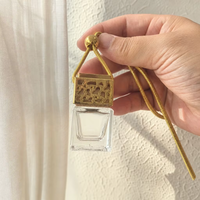 Bouteille diffuseur de parfum carrée en verre personnalisée de 10 ml, sérigraphiée, avec bouchon en bois pour voiture et maison