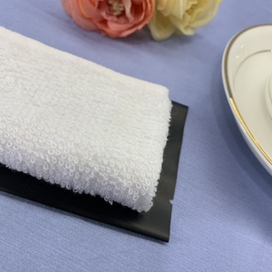 Lingettes humides jetables de luxe personnalisées, individuelles, pliées, nettoyantes, rafraîchissantes, parfum <span class=keywords><strong>citron</strong></span>, en coton compressé - Product Image 3