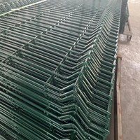 Malla de Alambre Soldada Verde con Recubrimiento de Poliéster Galvanizado para Jardín y Parque, con Plegado en V 3D, 6 Pies, Modelado 3D Natural
