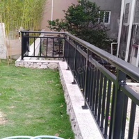 Balustrades en aluminium de style moderne, piquets de terrasse, garde-corps et clôture pour balcon - Assemblage facile, design moderne, modélisation 3D