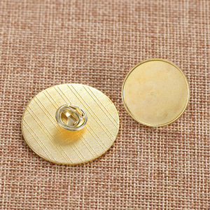 Badges métalliques personnalisés circulaires sans nickel pour les événements d'entreprise, les événements scolaires et les cadeaux d'entreprise - Product Image 2