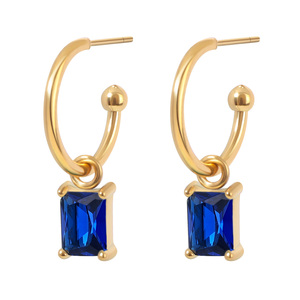 Boucles d'oreilles créoles plaquées or avec améthyste taille émeraude sertie clos, bijoux minimalistes pour femme, à porter au quotidien - Product Image 3