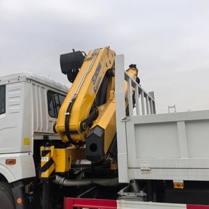 Camion grue à flèche télescopique FAW 6x4 de 12 tonnes et 16 tonnes avec flèche longue à 5 sections pour travaux d'ingénierie - Product Image 5