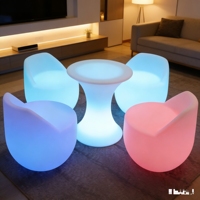 Ensemble de table et de chaises de bar en plastique PE pour l'extérieur, avec éclairage LED, design moderne, durable et écologique
