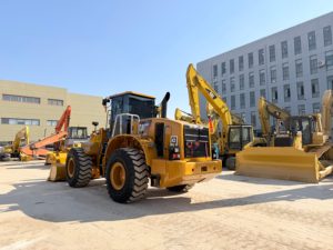 รถตักล้อยาง CAT 966H มือสอง ใช้งานน้อย ทนทาน รับน้ำหนักได้ 6 ตัน เหมาะสำหรับงานก่อสร้างลานหินและงานก่อสร้างถนน - Product Image 5
