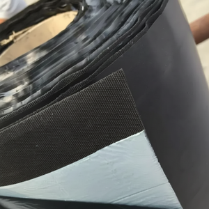 Rollo de membrana impermeabilizante de PE de alta adherencia para techos de paneles galvanizados exteriores y almacenes en los EE. UU. - Product Image 1