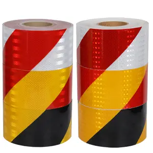 Vinilo Reflectante de Seguridad de Una Cara con Diseño de Panal de Abeja Ultra Traffic, Rojo y Blanco, Ecológico, Impermeable y Resistente a los Rayos UV - Product Image 1