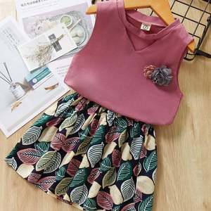 Nouveaux T-shirts sans manches pour petites filles avec logo personnalisé amusant et décorations florales, et ensembles de pantalons à impression intégrale - Product Image 1