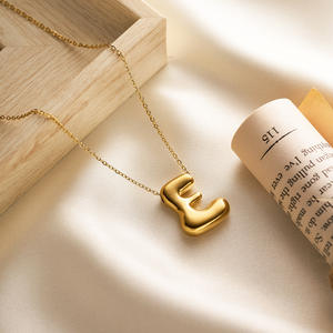 Collier tendance en acier inoxydable ZGBROTHERS avec pendentif lettre et design alphabet bulle pour femme, à porter au quotidien - Product Image 5