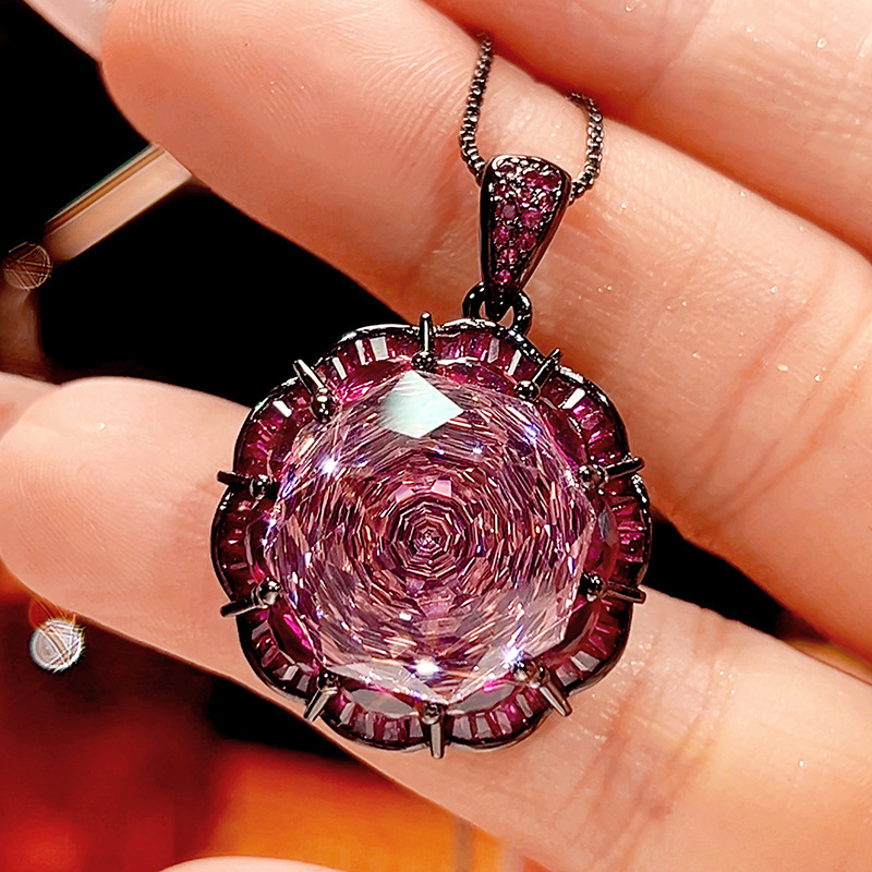 Pendentif rose séchée avec chaîne vénitienne