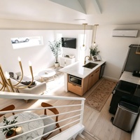 Rumah Kontainer Prefab Langsung dari Pabrik, Tahan Air, Isolasi Panas, Rumah Kontainer Baja Ukuran Kustom untuk Hunian Sementara