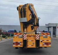 Grue montée sur camion de 65,2 tonnes SQZ2600 avec vanne de commande hydraulique précise pour les travaux de manutention du bois forestier
