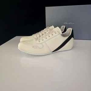 Zapatos Casuales de Estilo Pareja para Hombre y <span class=keywords><strong>Mujer</strong></span>, Diseño de Triángulo Invertido, Parte Superior Baja, Suela Delgada de TPU, Completamente en Cuero Negro, Cierre con Cordones - Product Image 4
