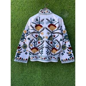 Veste de broderie ouzbek Suzani faite à la main pour les femmes nouvelle tendance manteau unisexe pour l'automne veste courte ethnique cadeau parfait pour elle - Product Image 6