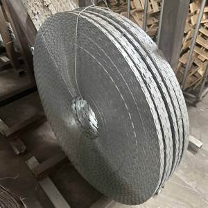 अच्छी गुणवत्ता वाले सस्ते गैल्वेनाइज्ड फ्लैट सुरक्षा बाड़ लगाना रेजर वायर सुरक्षा रेजर वायर - Product Image 2