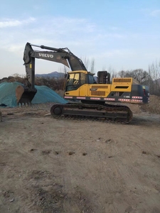 Excavatrice d'occasion Volvo EC480 48T haute performance, fiable, hydraulique, sur chenilles, avec brise-roche, certifiée CE - Product Image 2