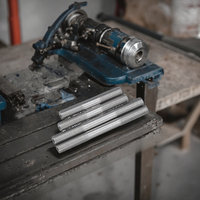 Attaches à tige filetée à double tête en acier inoxydable 304/316 avec finition en zinc M8 M12 M16 M20 Boulons à vis double face
