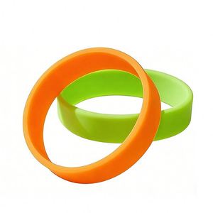 สายรัดข้อมือซิลิโคนสำหรับเล่นกีฬา น้ำหนักเบา กันน้ำ พร้อมโลโก้แบบกำหนดเองได้ - Product Image 2