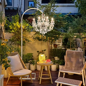 Arco Nuziale <span class=keywords><strong>con</strong></span> Lampadario di Cristallo, Prismi Sospesi e Luce Calda per Decorazioni di Cerimonie all'Aperto - Product Image 3