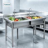 Évier de cuisine professionnel en acier inoxydable robuste avec dossier surélevé, évier double bac pour utilisation en hôtel et cantine