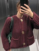 Cardigan tricoté court à col rond pour femme Veste pull à boucle en métal