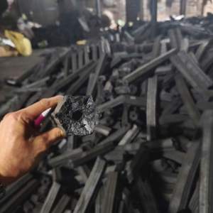 Fournisseur fiable de briquettes de sciure de bois, charbon de bois de première qualité, longue durée, sans étincelles, directement du fabricant vietnamien. - Product Image 1