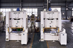 สายการผลิตเครื่องเจาะระบบ CNC สำหรับใช้ในกรณีแบตเตอรี่ - Product Image 3