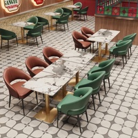Mobilier de restaurant moderne et de luxe sur mesure Chaise en velours pieds dorés Sièges et cabines Ensembles de tables à motif de marbre