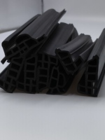 Joint d'étanchéité en caoutchouc EPDM extrudé sur mesure pour l'industrie OEM, profil spécial résistant à l'usure, noir