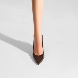 Escarpins à <span class=keywords><strong>talon</strong></span> <span class=keywords><strong>compensé</strong></span> pour femme, confortables et souples, à bout pointu, à enfiler, avec strass, tendance mode, 10,5 cm, Or, Rouge bordeaux, Marron - Product Image 3