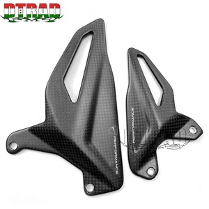 Protector de Talón de Fibra de Carbono para DUCATI Panigale V4 V4S V4R Streetfighter V4/S V2, Kit de Reposapiés Traseros, Piezas Modificadas para Motocicleta con Logotipo - Product Image 4