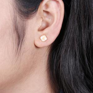 Pendientes de tuerca de Buda de Plata de Ley 925 chapados en oro de tendencia de joyería de diseño religioso al por mayor más nuevos - Product Image 3