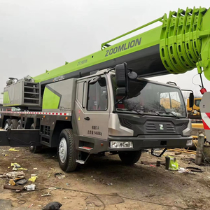 Grue de levage Zoomlion ZTC2200T 220 tonnes, levage fiable et moteur Weichai authentique pour les applications de construction - Product Image 1