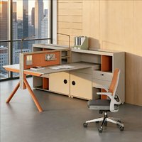 Bureau d'employé moderne et luxueux avec un design épuré, poste de travail durable doté d'un meuble en bois